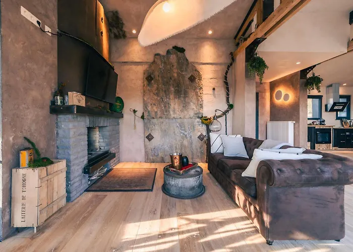 Unique Cottage W/ Amazing View & Private Wellness